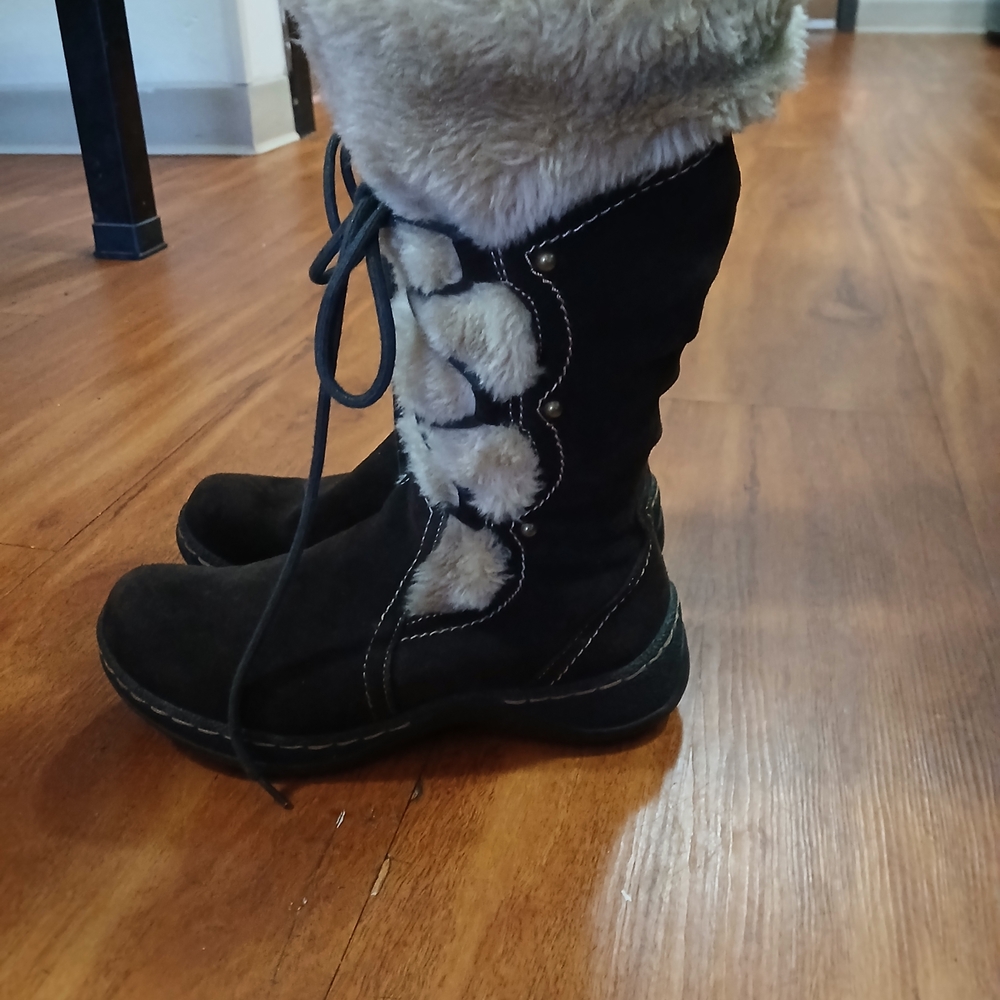 Women's Black and Cream Fur-Lined Boots